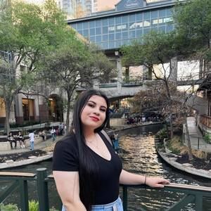 Meet your Posher, Brianna